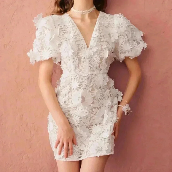 Dresses & Skirts - White Elegant Women's Autumn Embroidery Flowers V-Neck Short Sleeve Dress